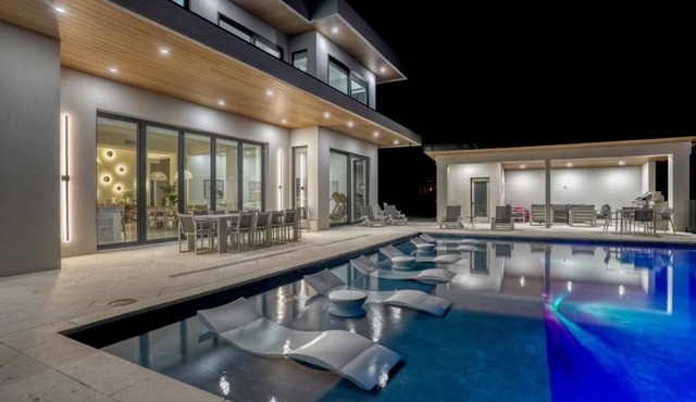 Ocean Oasis Villa - Luxury Villa + Full Concierge!