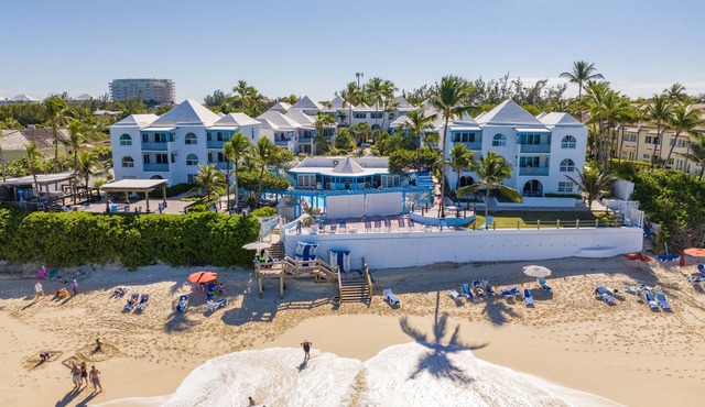 Ocean View Villa at Beautiful White Sand Beach - Free Parking & Wifi by RedAwning