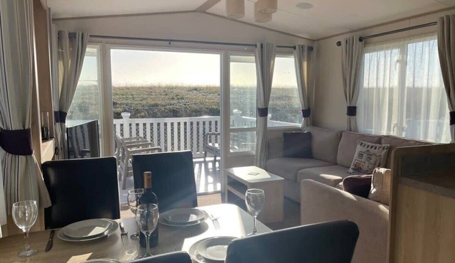 Oceanfront Chalet w/Stunning Bay Views in Pevensey