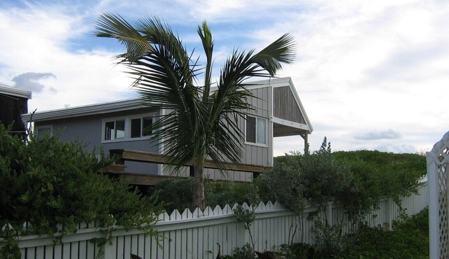 Oceanfront Cottage With Great Location
