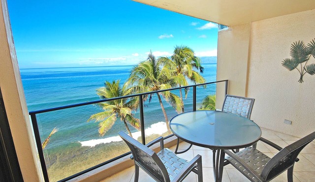 Oceanfront Mahana Condo 1BR/1BA Sweeping Views Ac, Pool