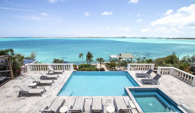 Oceanfront Villa with Commanding Views of Elizabeth Harbour