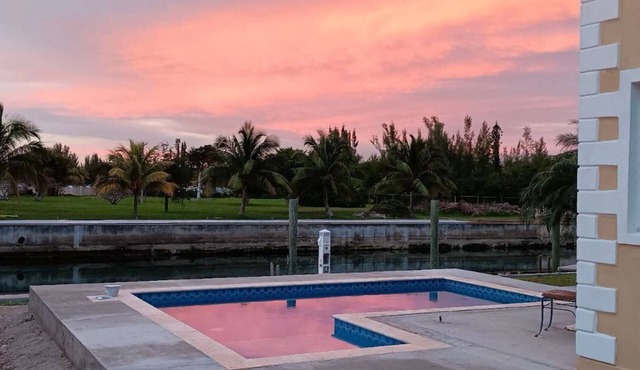 Oceanview 3BR Canal Front Villa Pvt. Dock + Pool Walk to Beach