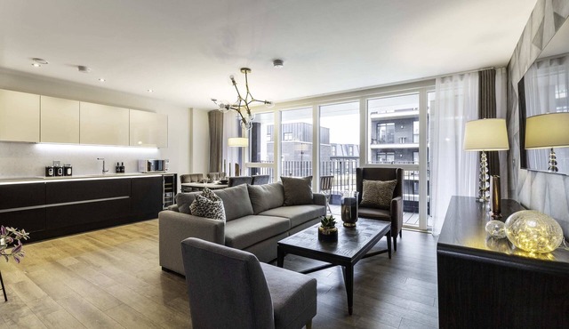 Offer - Showroom Splendour, Luxe London Elegance