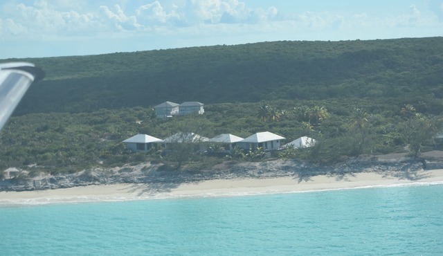 ON Tar Bay beach steps away private 4 acres 4 bedroom pool hot tub gym 3.5 baths