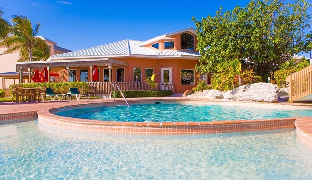 One Bedroom Luxury Condo, Bahamas (1903637)