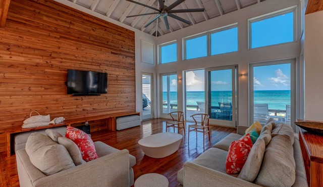 One Fish Two Fish - Oceanfront Elegant Oasis Retreat on the Quiet North End