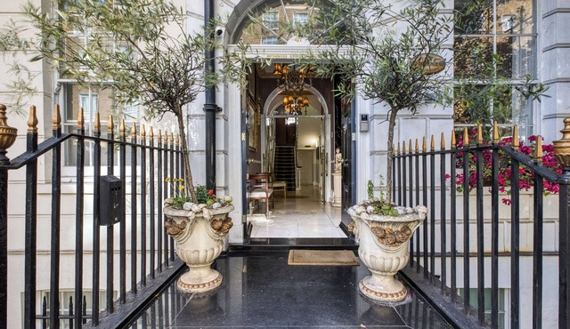 Opulence Boutique Hotel