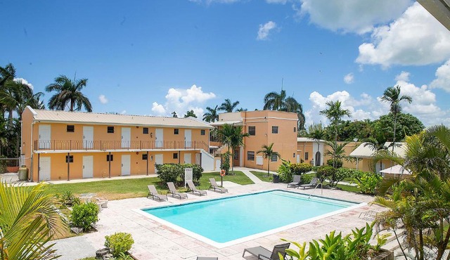 Orange Hill Beach Inn