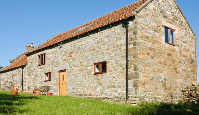 ORCHARD COTTAGE, pet friendly, character holiday cottage in Goathland