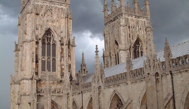 Outstanding historic townhouse in city centre next to York Minster (sleeps 2-8)