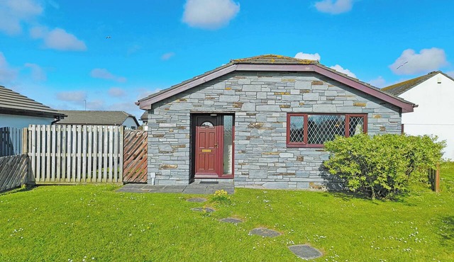 Padstow is within walking distance, and sandy beaches are close by.
