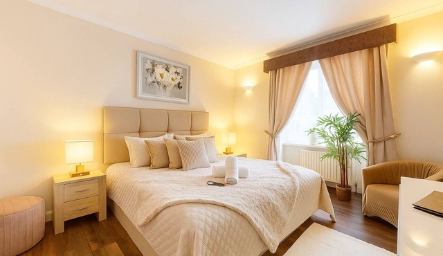Park Lane Apartments - Shaw House - One Bedroom