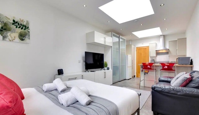Pass the Keys | Central & Modern Cabin on Mill Road