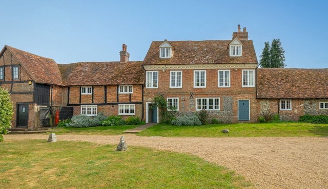Pass the Keys | Chilterns Farm House - West Wycombe Park