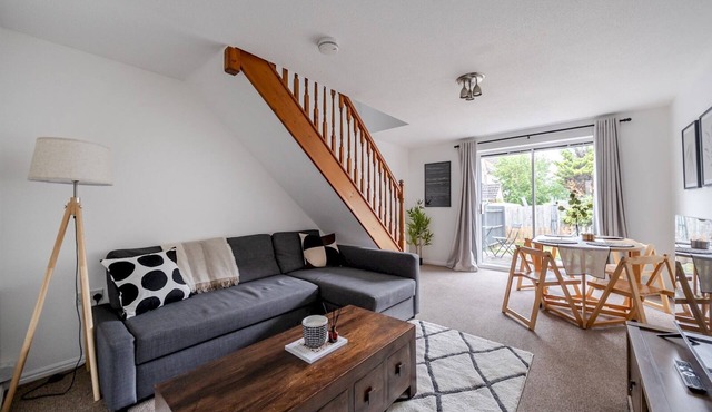 Pass the Keys | Lovely 3 Bed Garden Home - Oxford