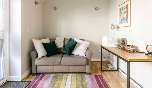 Pass the Keys | *NEW* Self Contained Garden Annex 5☆ location