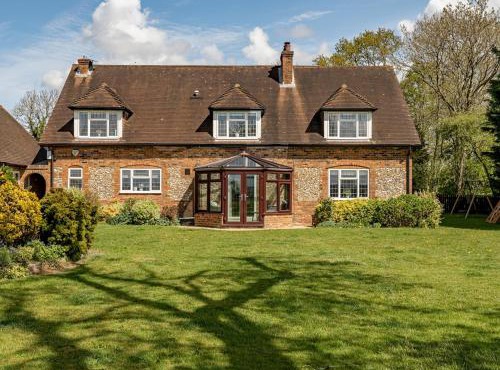 Pass the Keys Quintessential Chilterns Hideaway