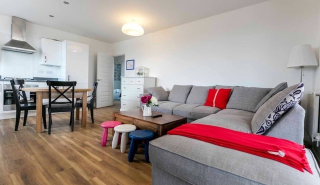 Pass the Keys | ★TRENDY SUNLIT 2BR Cambridge Home /FREE PARKING ★