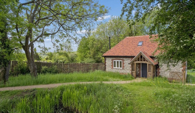 Peaceful Farm Stay Escape in Buckinghamshire - Pass the Keys