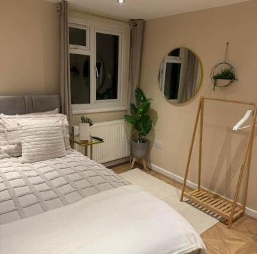 Peaceful Room with private bathroom in the Centre