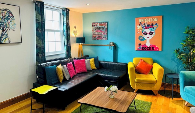 Pebble Mews Free Parking | By My Getaways