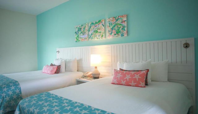 Pelican Bay Hotel