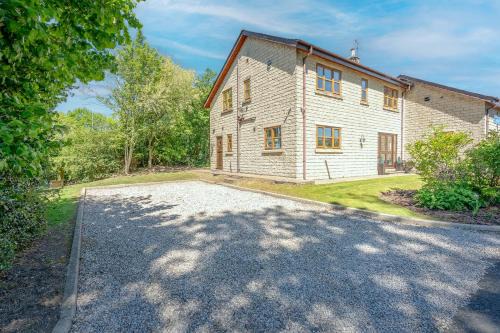 Pendle View Gatehouse Lakeside Stay