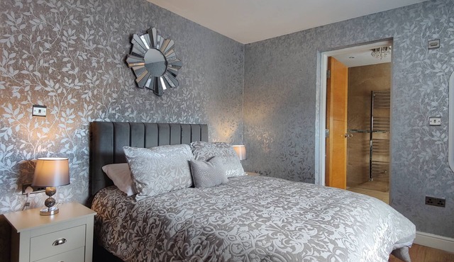 Penthouse room - Deluxe-Ensuite with Shower
