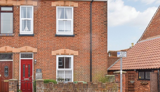 Perfect seaside haven offering a warm welcome to guests and their dogs.