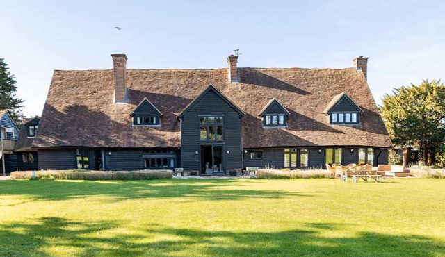 Period Luxury Converted Barn Windsor/Maidenhead - Perfect for family groups