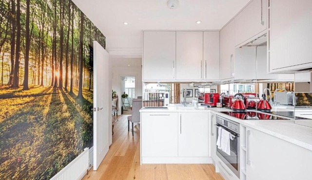 Pet-Friendly Fulham 1-Bed Apt 2 Mins to Tube