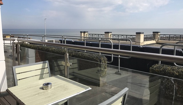Pier Hotel