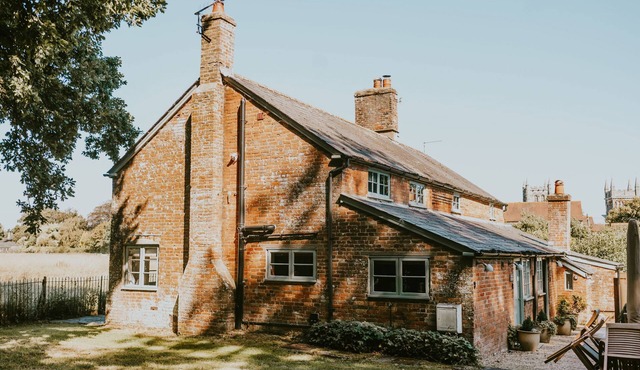 Plum Cottage - An 18th Century cottage on the edge of Wimborne