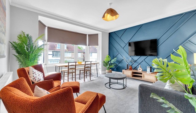 Poets Apartment with Free Parking | By My Getaways