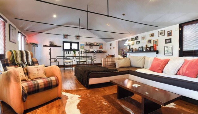 Portsmouth Pearl | 2 Bedroom Old Forge