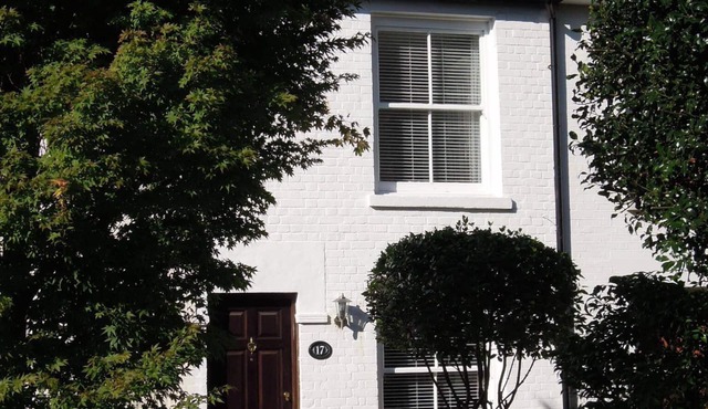 Pretty Victorian cottage (1860) in a charming setting, 15 min walk from seafront