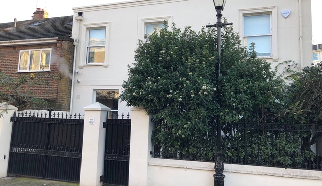 Pretty white stucco detached house in the heart of Little Venice