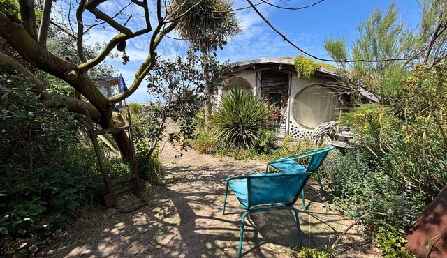 Private Cosy Cabin with sea view sleeps 2