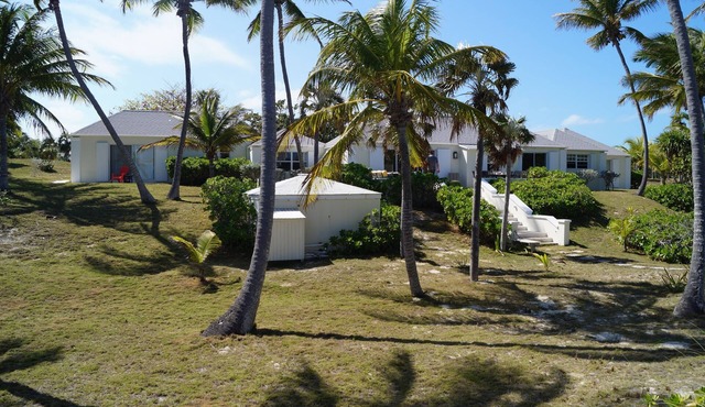 Private Estate House on Private Gorgeous Pink Sand Beach, "Senza Nome"