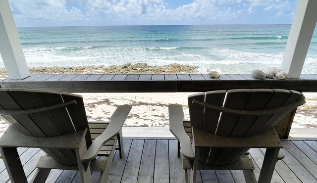 Quaint Cottage On The Beach in the South End