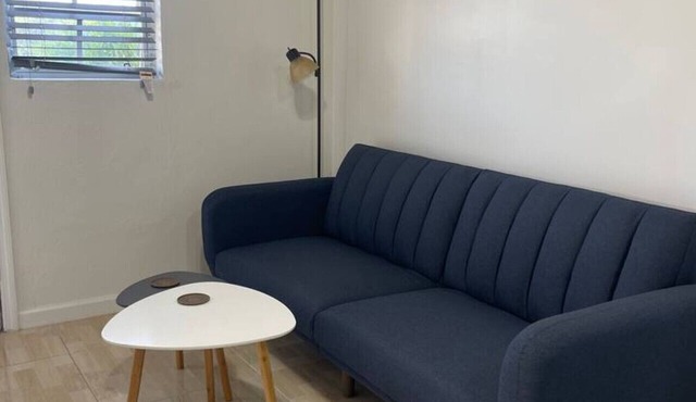 Quiet 1BR: 4 mins to Beach 10 mins to Downtown