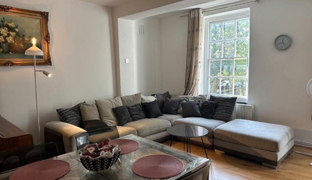 Quiet location in central London, close to Paddington, Regent Park, Lord's Cricket, late check-in