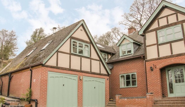Ragleth Place Lodge Retreat