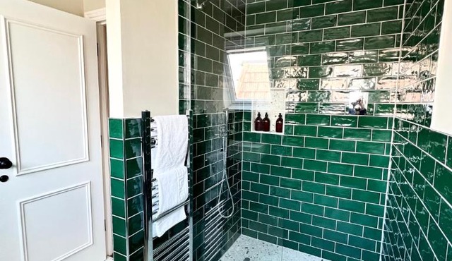 Redland Suites - Apartment 7