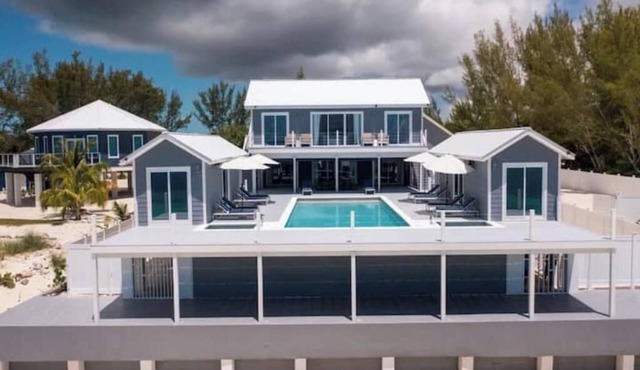 Reef House Abaco - Tranquil Beach Retreat Perfect for Large Groups