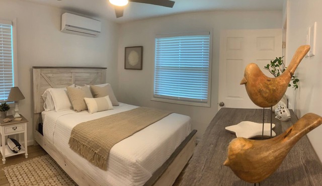 Relax in a beautifully renovated beach villa on a legendary beach!