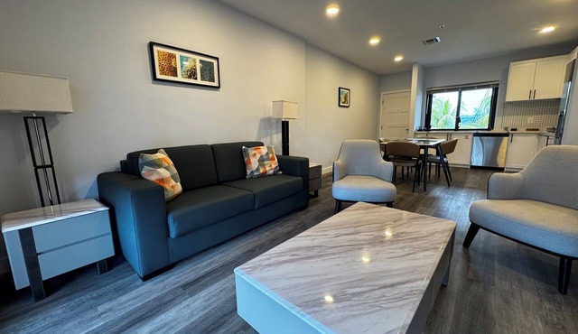 Relaxing 1-Bedroom Suite w/Balcony & Sleeps 4