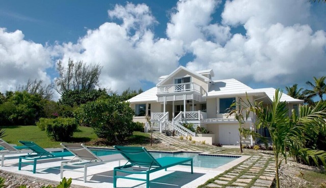 Renovated Private Beach Villa w/Pool, Ocean Views, Walk to French Leave Beach