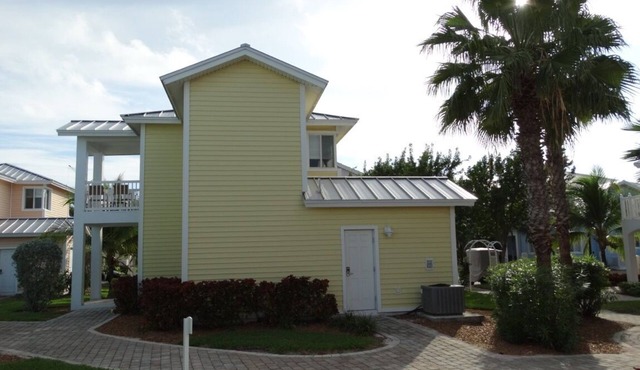 Rent a 2 bed/2 bath Villa in Alice Town, North Bimini (INCLUDES 50' dock slip)